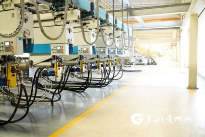 【新时代的贵州人】王华 凡事都要脚踏实地去做 电子节能环保产品